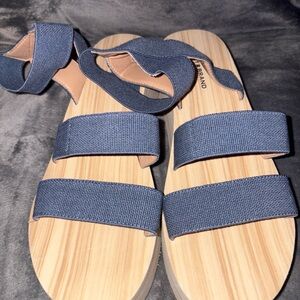Lucky Brand Platform Sandals 9.5W Blue with Elastic Straps
